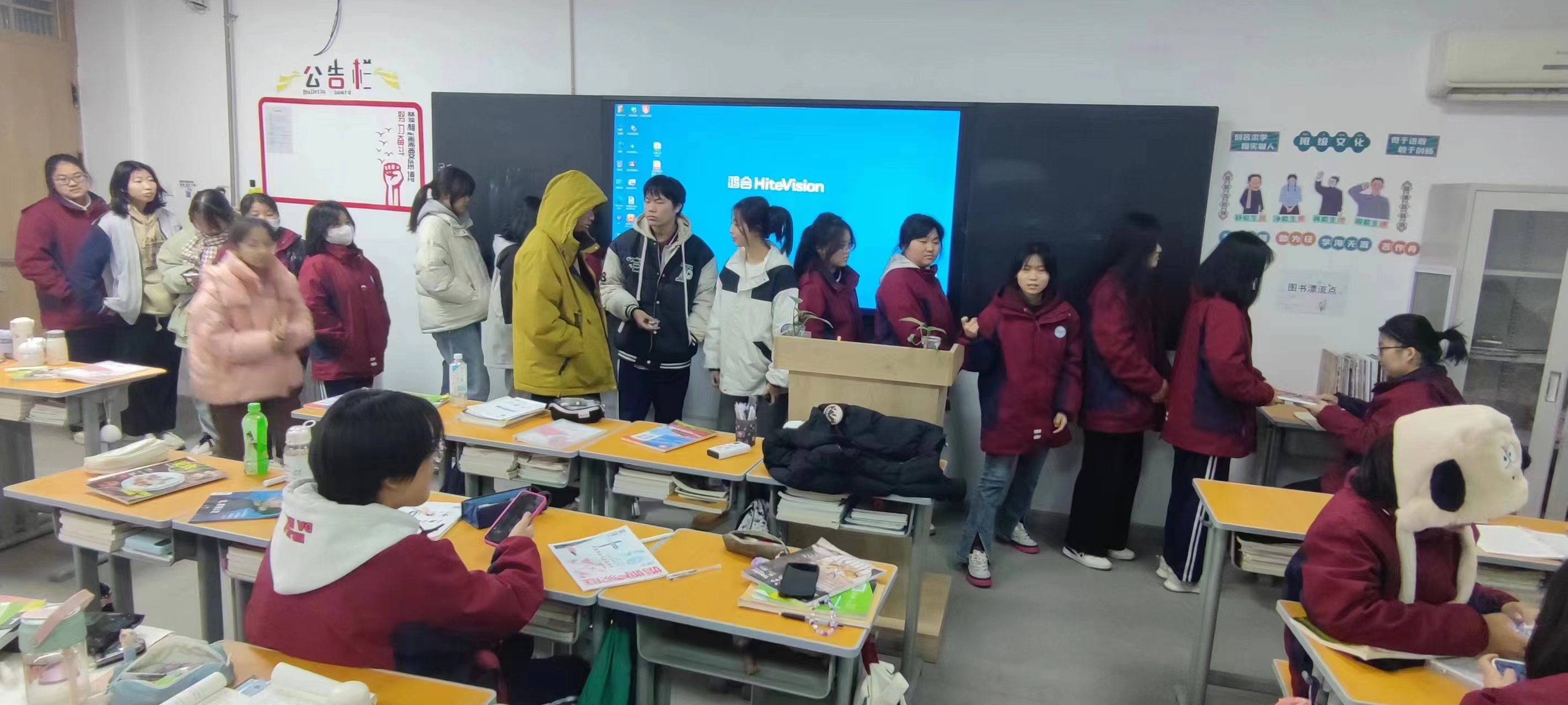 市卫?；?023级新生“图书漂流”活动(图3)