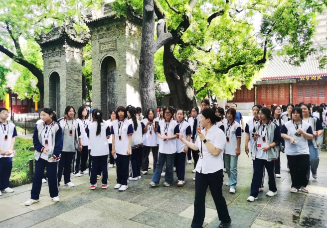 感受历史文化魅力，增强学生文化自信——西安市卫生学校学生代表赴小雁塔博物院参观学习(图4)