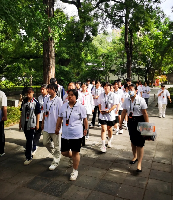 感受历史文化魅力，增强学生文化自信——西安市卫生学校学生代表赴小雁塔博物院参观学习(图5)