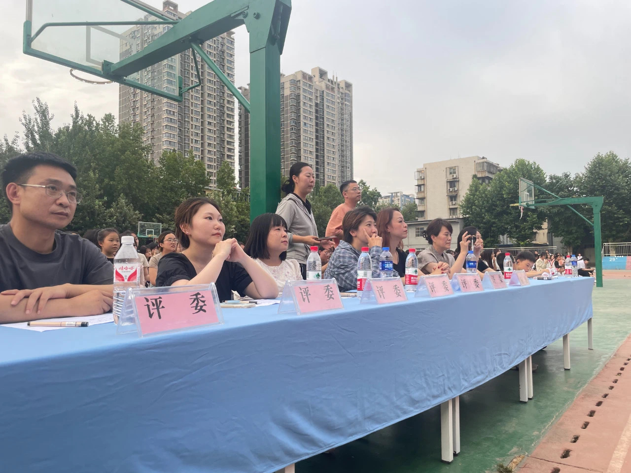 行政第二党支部打造“用心服务  精益求精”党建品牌名片——西安市卫生学校党支部品牌建设评比活动(图8)