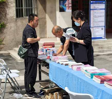 我校成功举办2025 “你选书 我买单” 暨全媒体 阅读推广活动(图3)